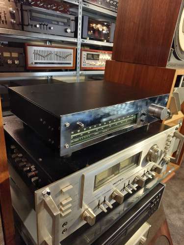 Harman Kardon analog Tuner mit Chrome Front
